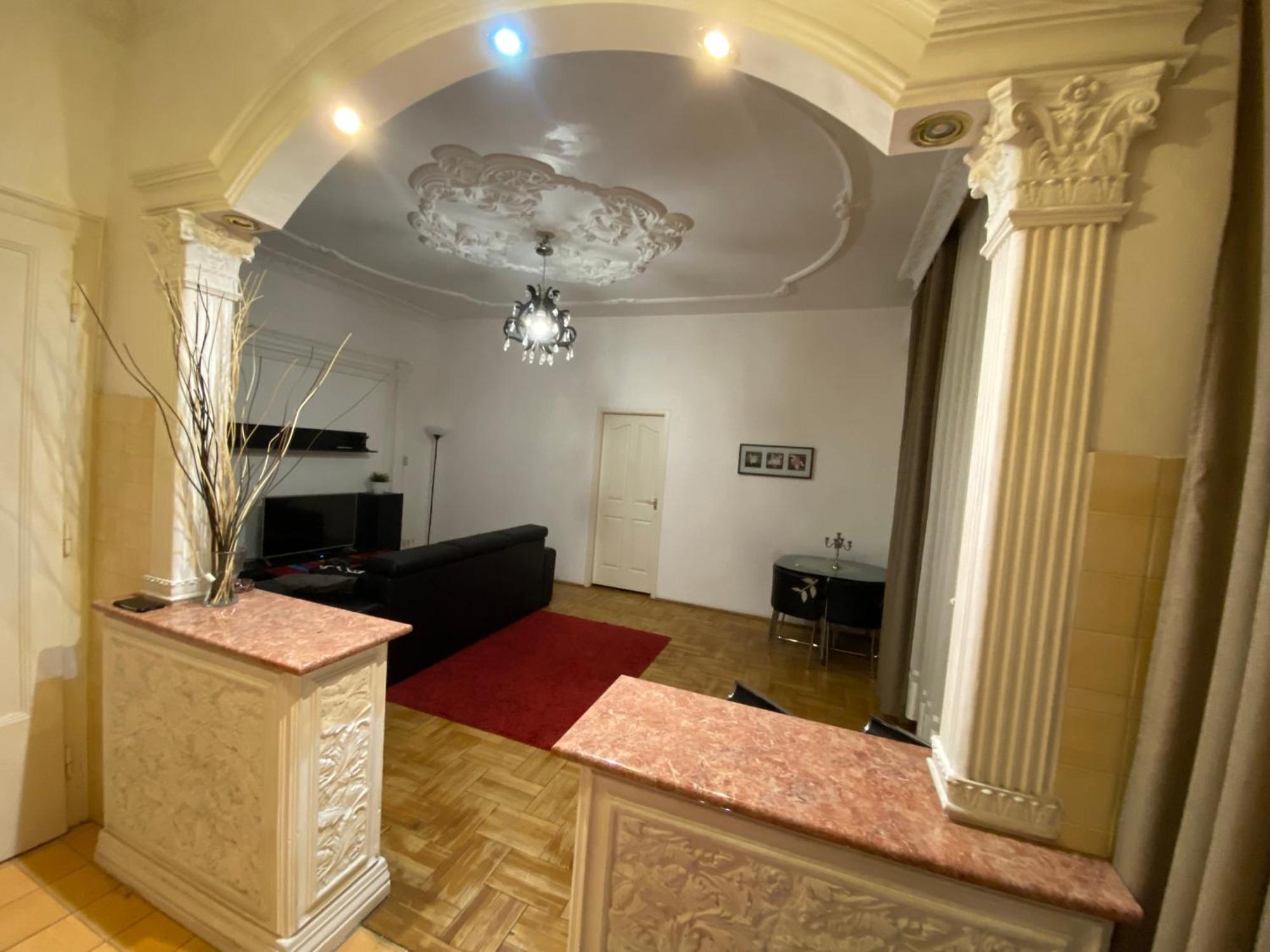 Apartment With Balcony And Ac Next To Danube ブダペスト エクステリア 写真