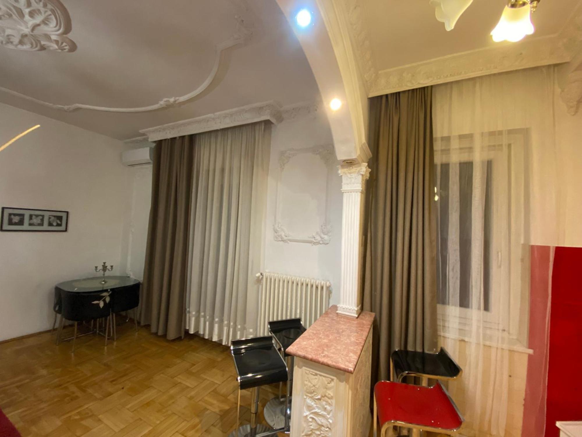 Apartment With Balcony And Ac Next To Danube ブダペスト エクステリア 写真
