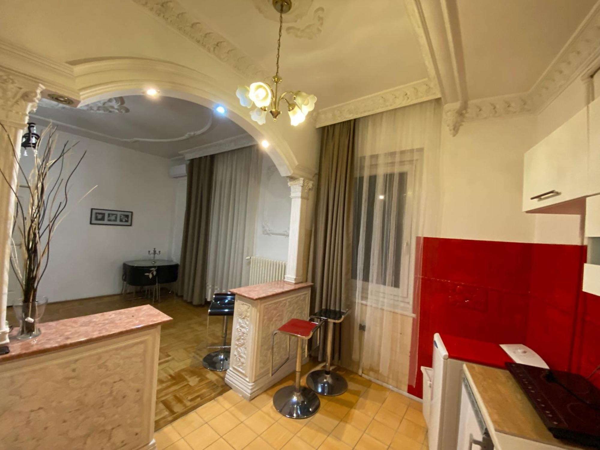 Apartment With Balcony And Ac Next To Danube ブダペスト エクステリア 写真